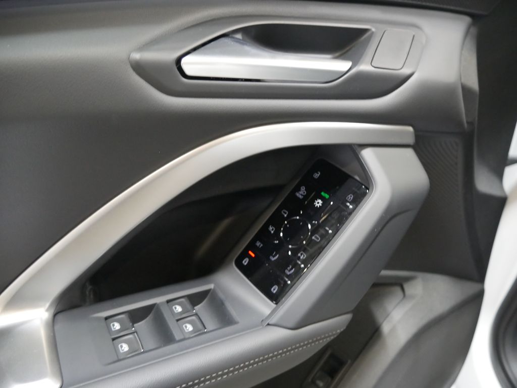 Thumbnail: 2026 Audi Q5 - 17