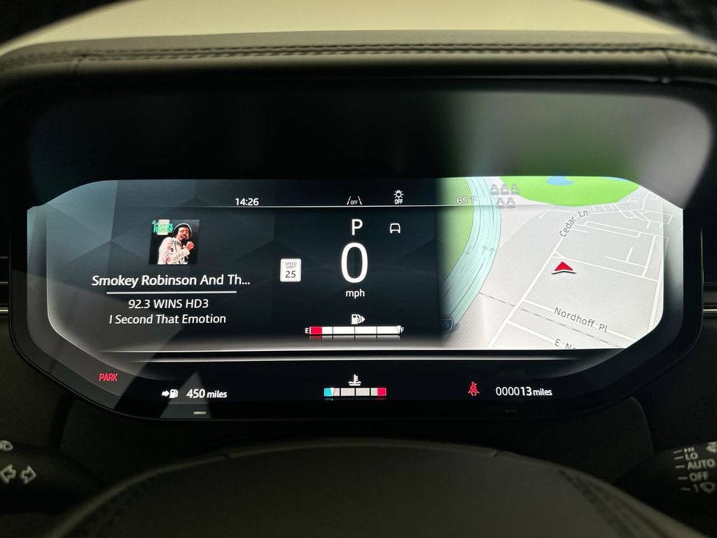 Thumbnail: 2025 Land Rover Range Rover - 14