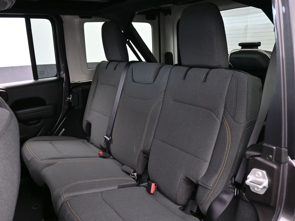 New 2026 Granite Crystal Metallic Clearcoat Jeep Sport S image 27