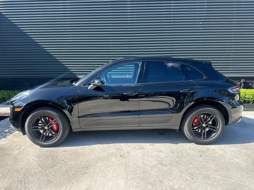 Thumbnail: 2021 Porsche Macan - 2