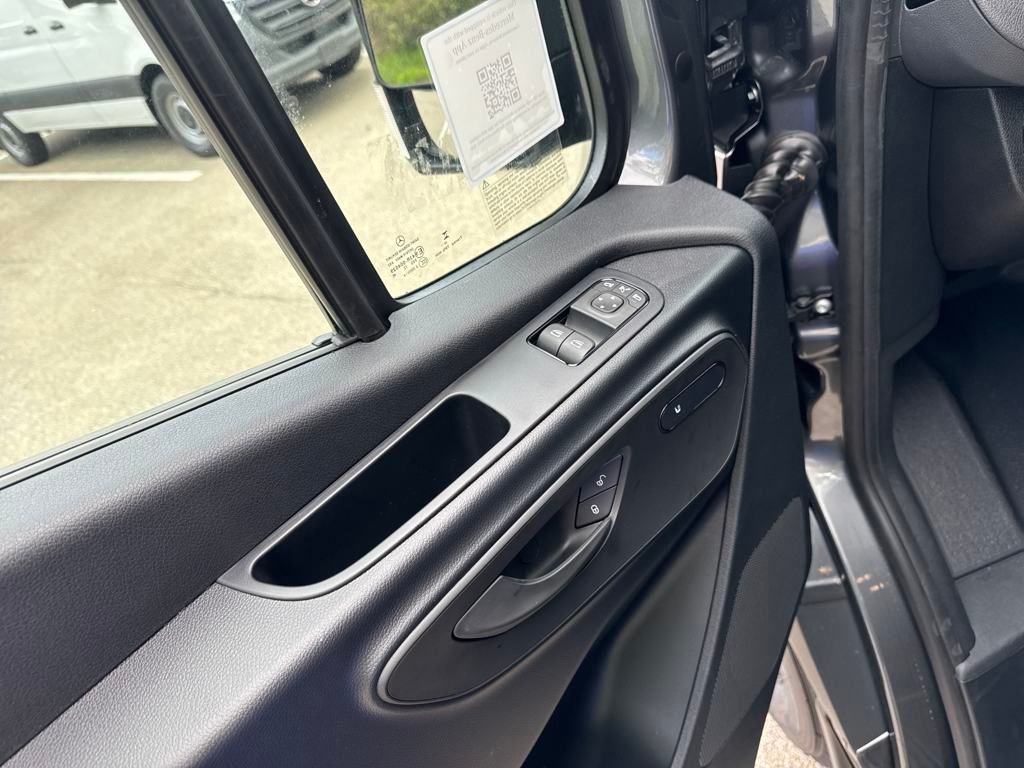 2025 Mercedes-Benz Sprinter 2500 Cargo 170 WB - 10