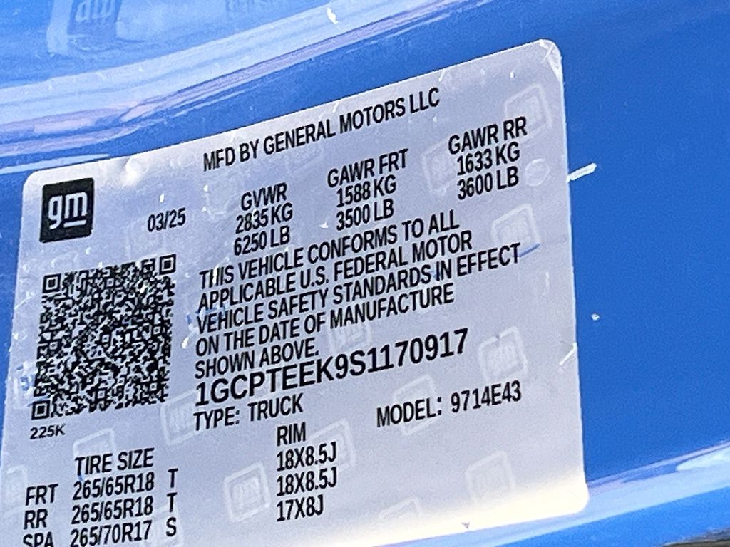 Used 2025 Blue Chevrolet Trail Boss image 31