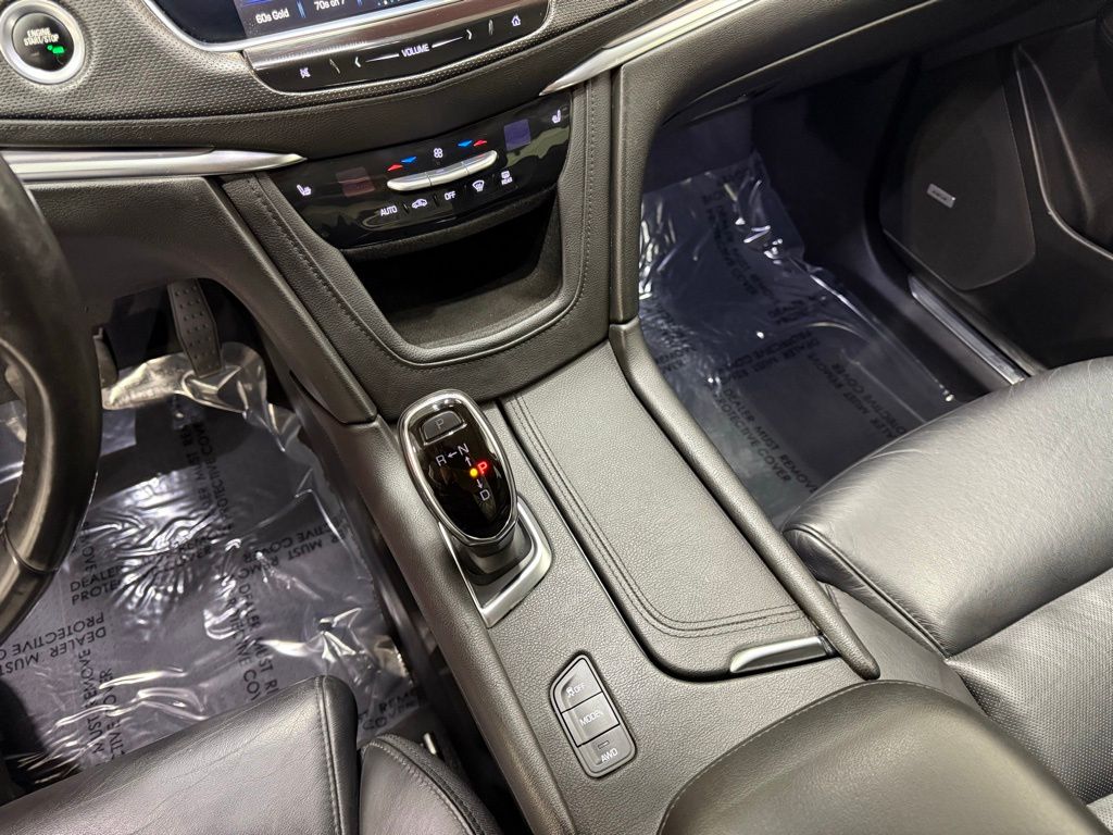 2017 Cadillac XT5 Luxury 19