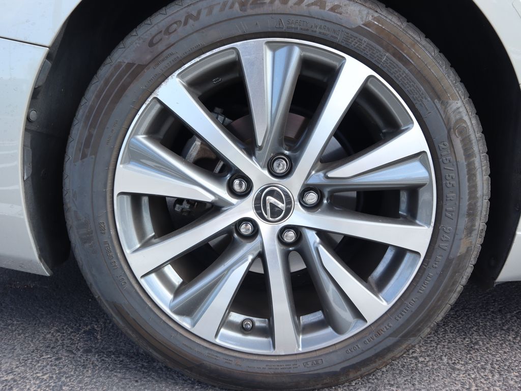 Thumbnail: 2019 Lexus ES - 17