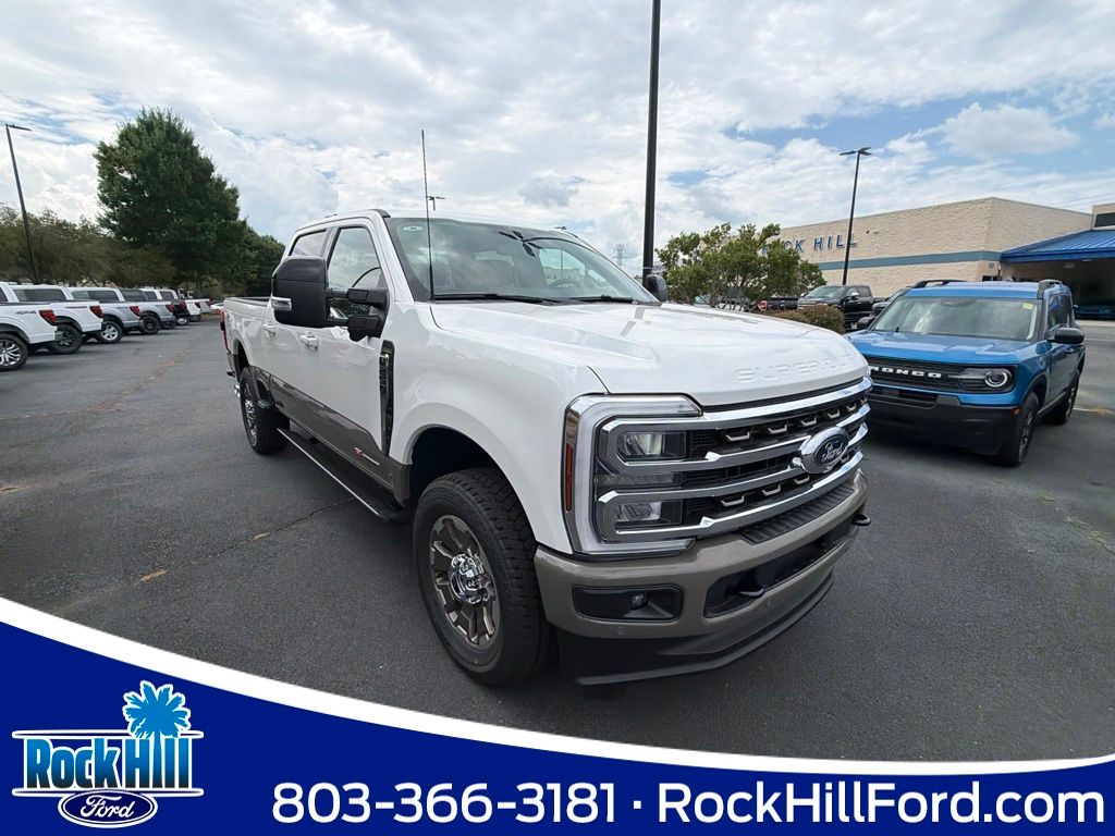 Star White Metallic Tri-Coat 2026 Ford F-250 Super Duty Pickup Truck Four-Wheel Drive Automatic