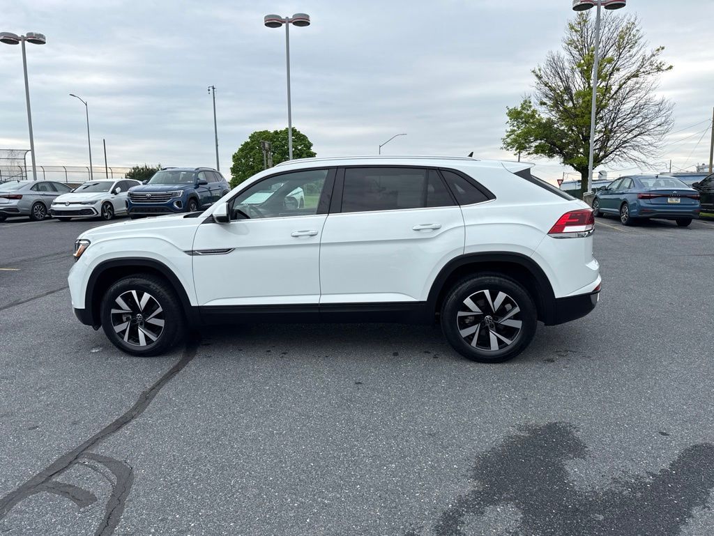 2023 Volkswagen Atlas Cross Sport 2.0T SE White at Sutliff Volkswagen