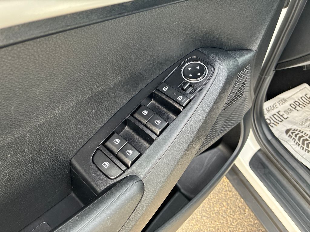 2023 Kia Seltos LX White at South Hills Kia