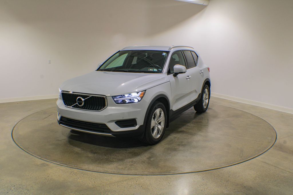 2020 Volvo XC40 T5 Momentum AWD