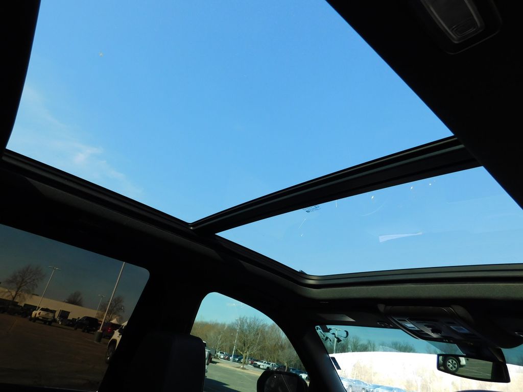 Thumbnail: 2021 Chevrolet Tahoe - 6