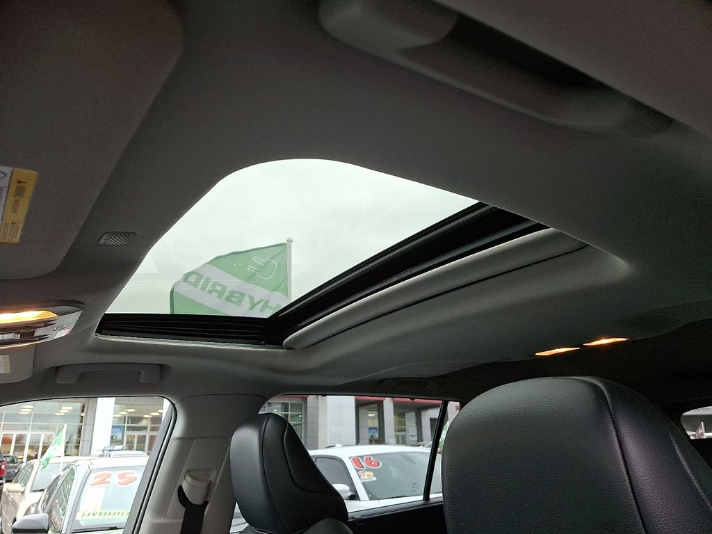 Thumbnail: 2021 Toyota Highlander - 15