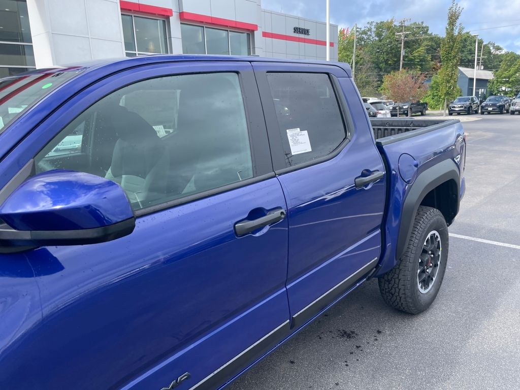 2025 Toyota Tacoma TRD Off-Road Double Cab photo 4