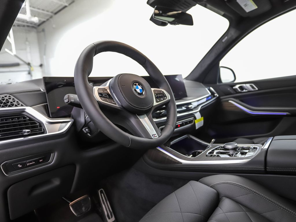 Thumbnail: 2026 BMW X7 - 10