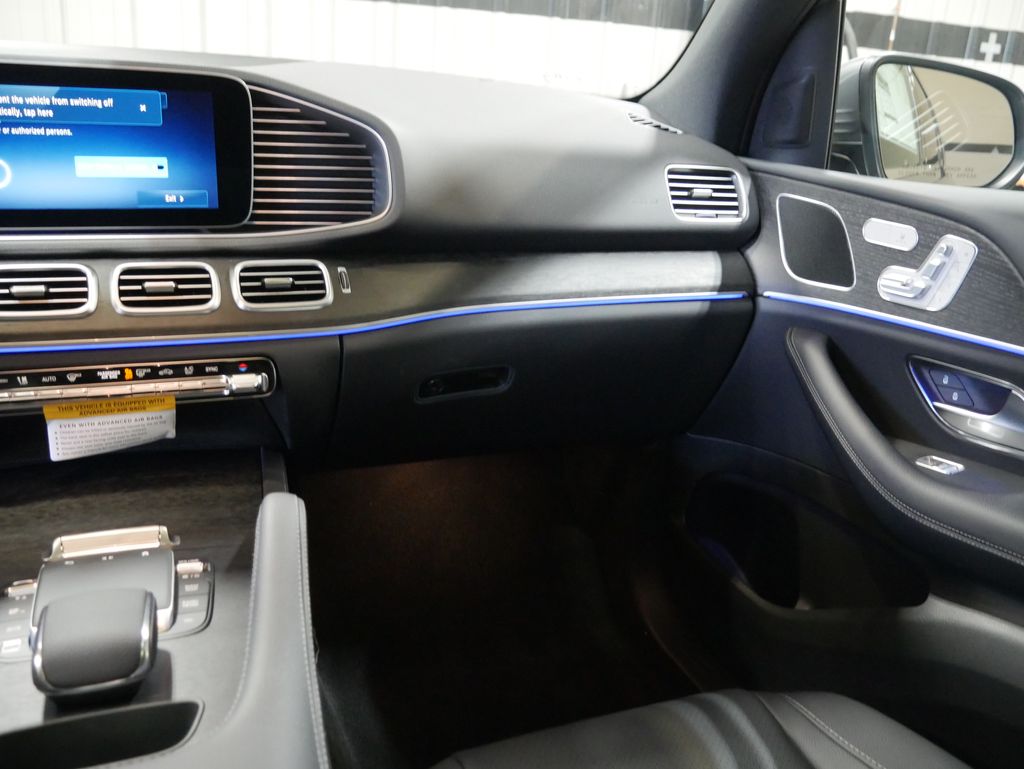 Thumbnail: 2026 Mercedes-Benz GLE - 25