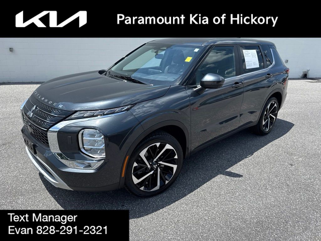 Silver 2024 Mitsubishi Outlander SUV / Crossover All-Wheel Drive Continuously Variable Transmission