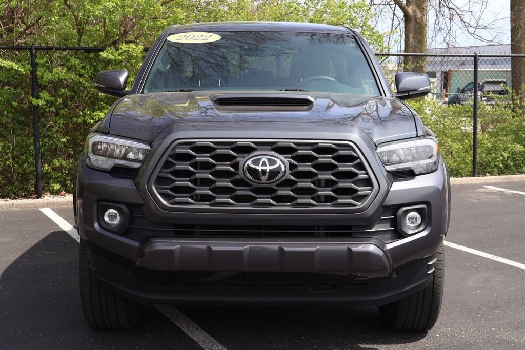 2022 Toyota Tacoma TRD Sport 2