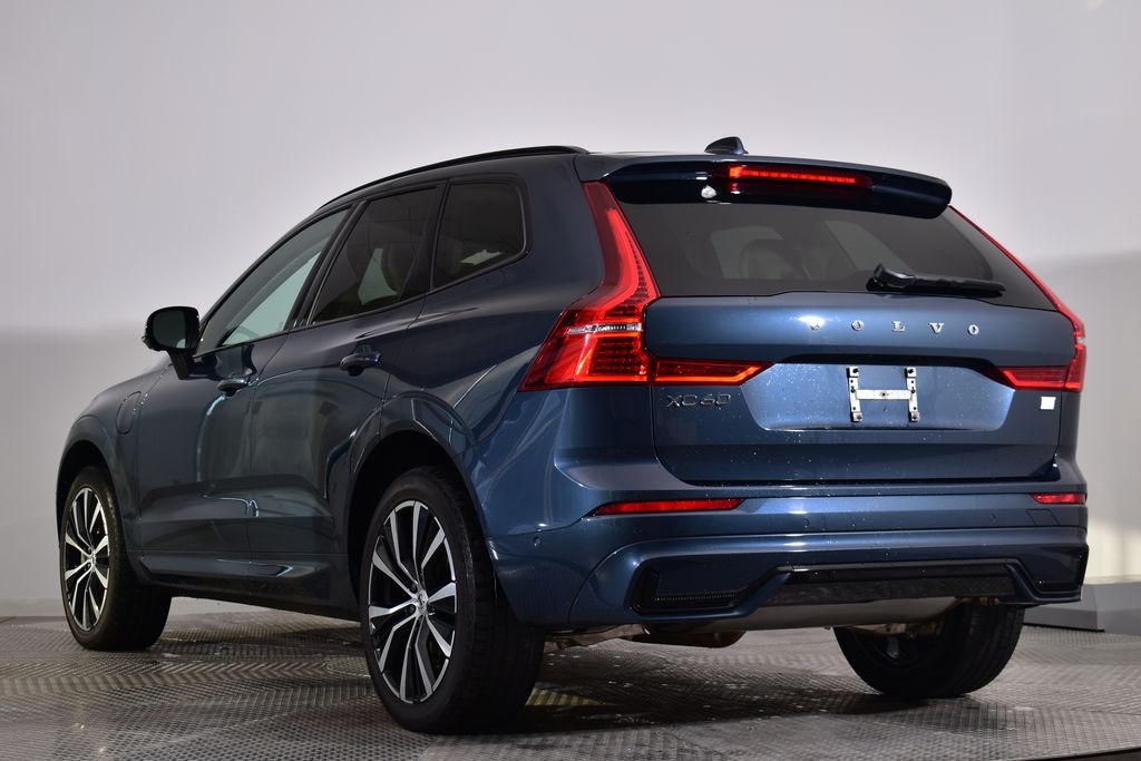 Thumbnail: 2023 Volvo XC60 - 3