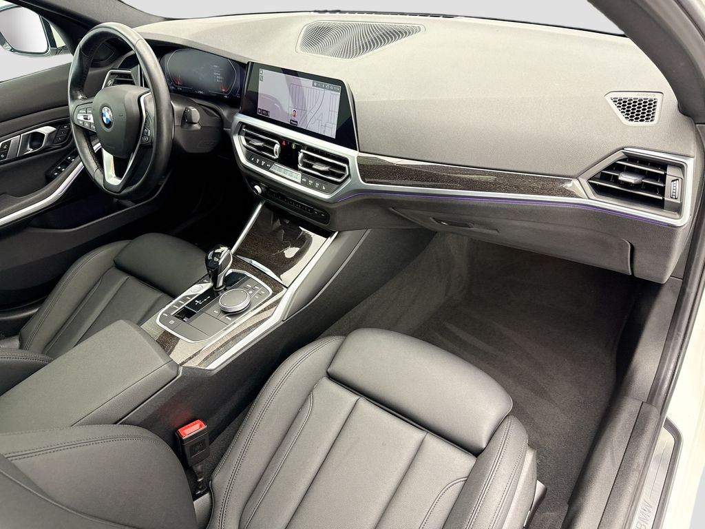 Thumbnail: 2021 BMW 3 Series - 16