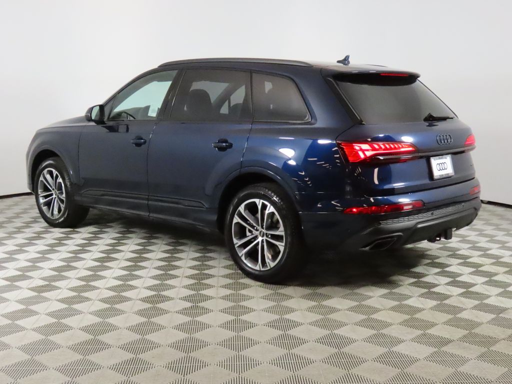 Thumbnail: 2026 Audi Q7 - 3