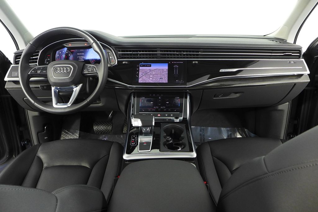 Thumbnail: 2023 Audi Q7 - 25