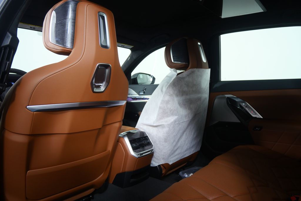 Thumbnail: 2026 BMW 7 Series - 17