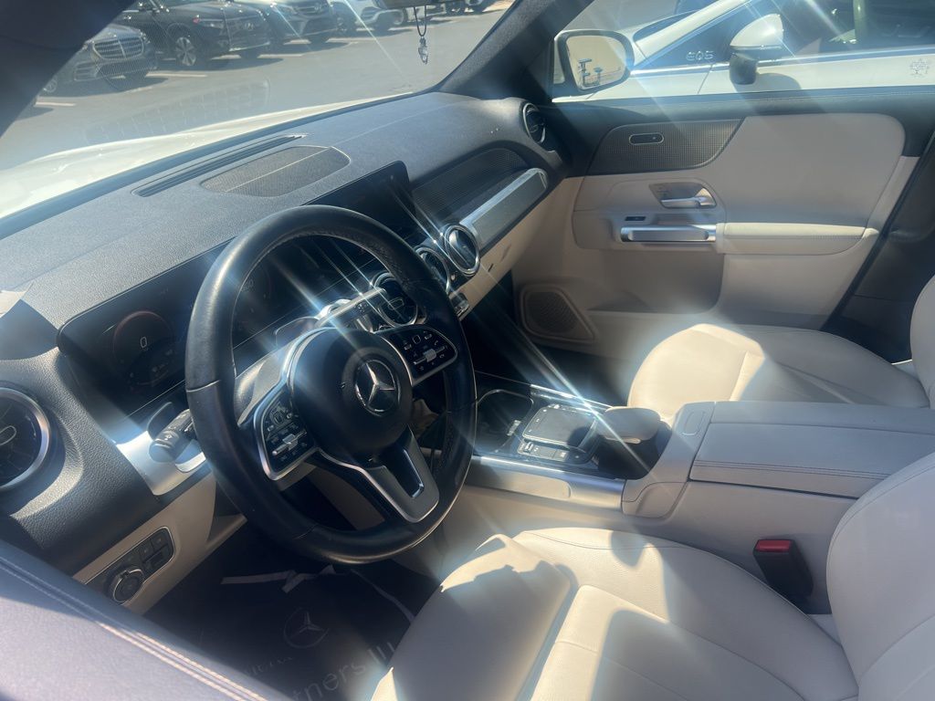 Thumbnail: 2022 Mercedes-Benz GLB - 8