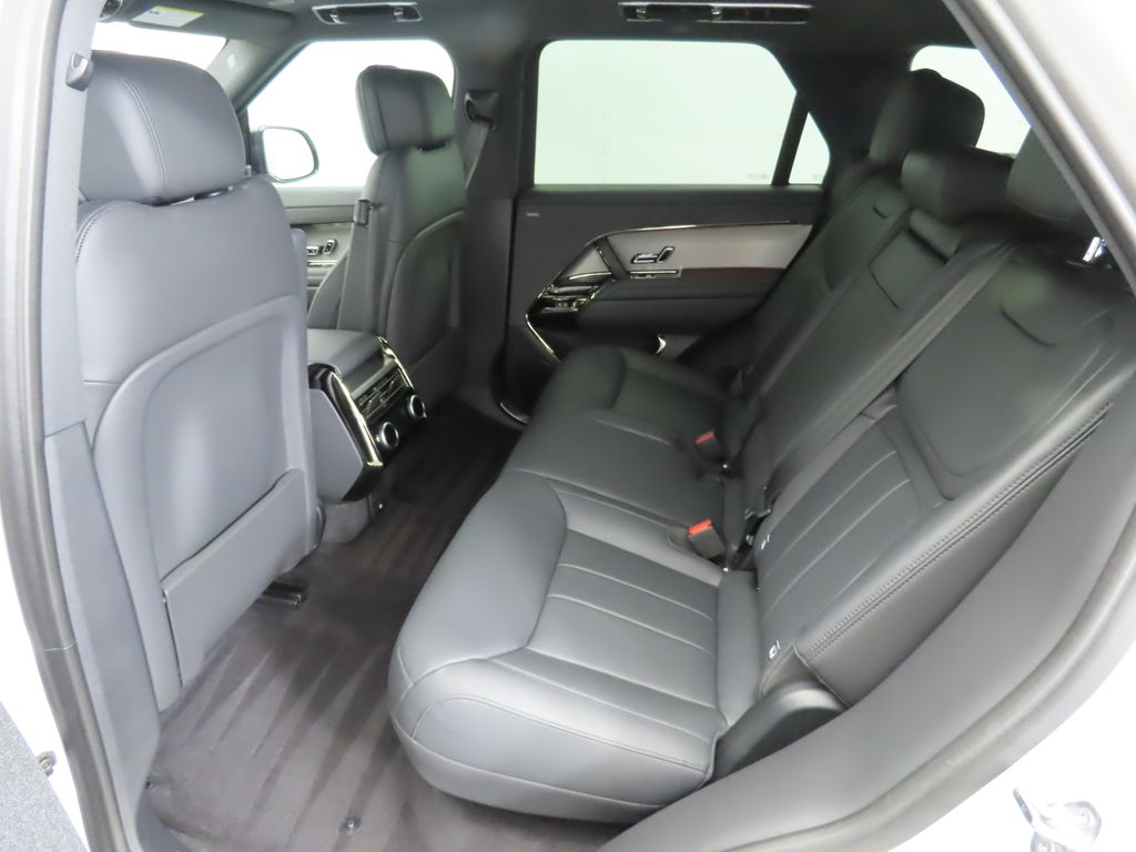 Thumbnail: 2023 Land Rover Range Rover Sport - 22