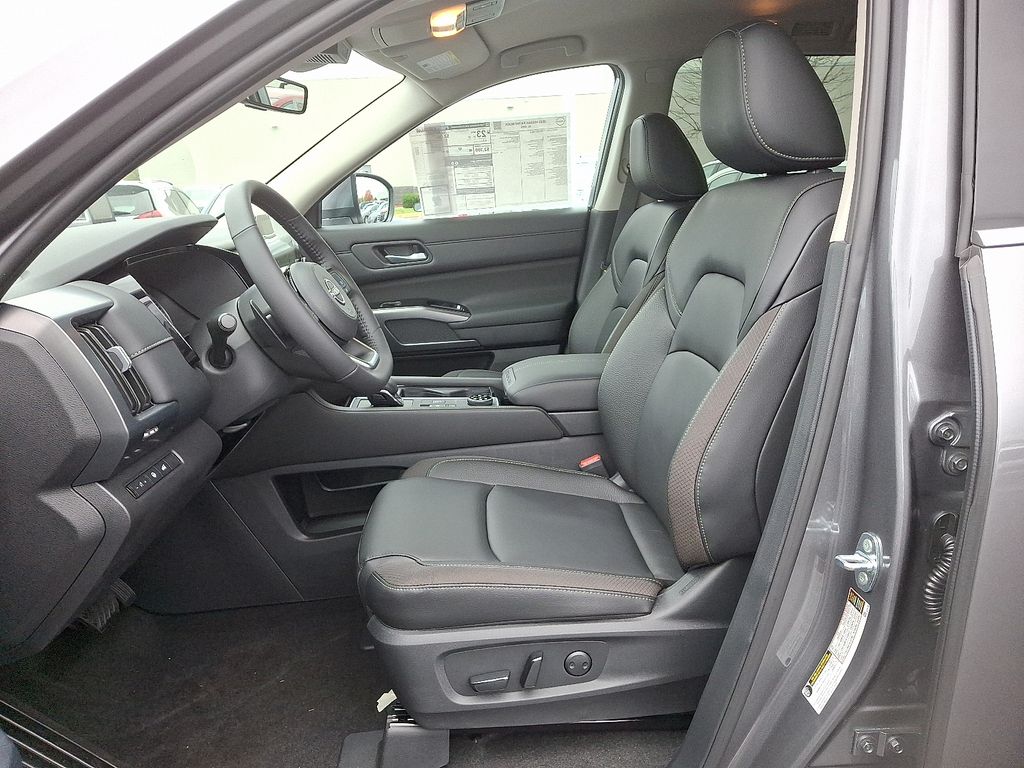 Thumbnail: 2025 Nissan Pathfinder - 7