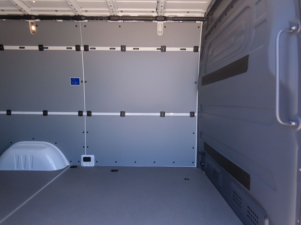 Thumbnail: 2025 Mercedes-Benz Sprinter - 25