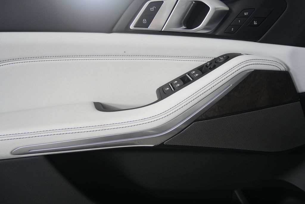 Thumbnail: 2026 BMW X5 - 8