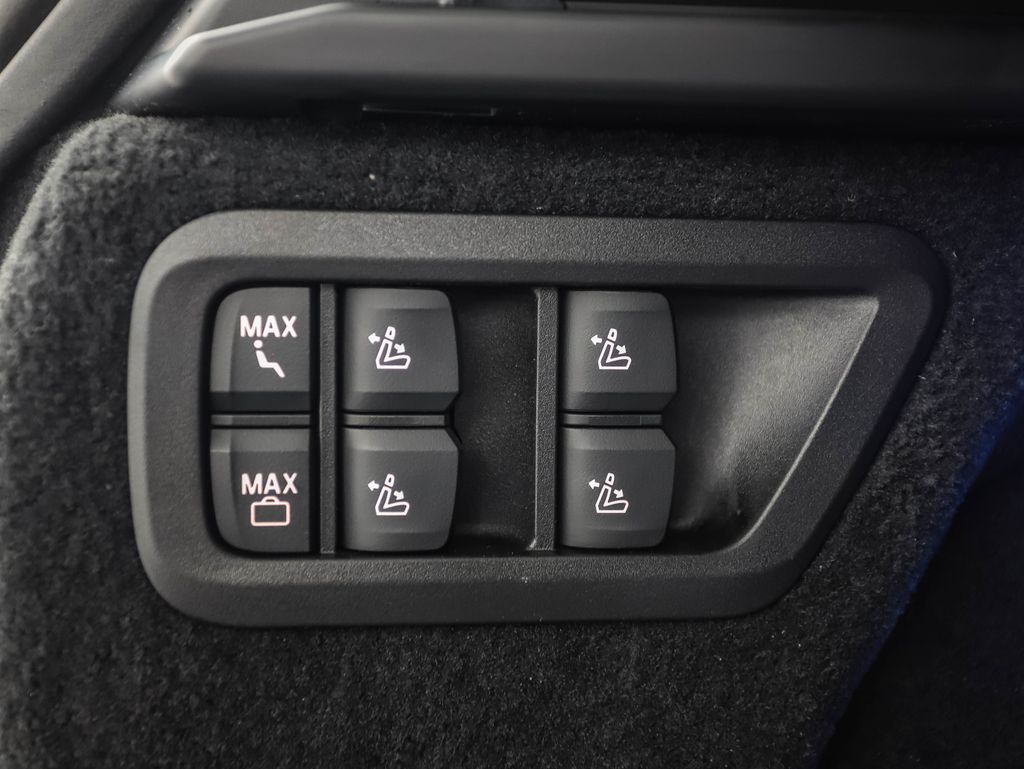 Thumbnail: 2026 BMW X7 - 27