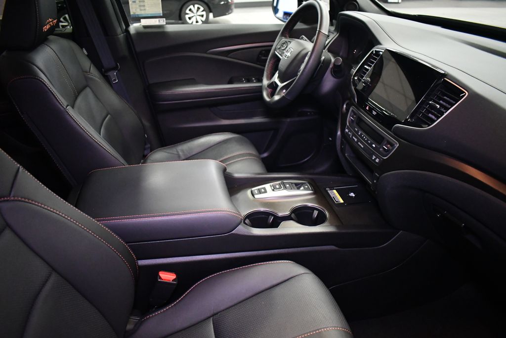 Thumbnail: 2024 Honda Passport - 32