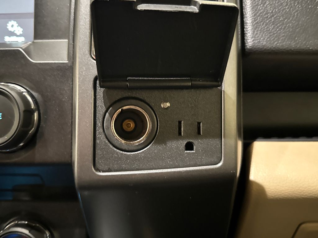 Certified Used 2018 Gold Ford XLT image 29