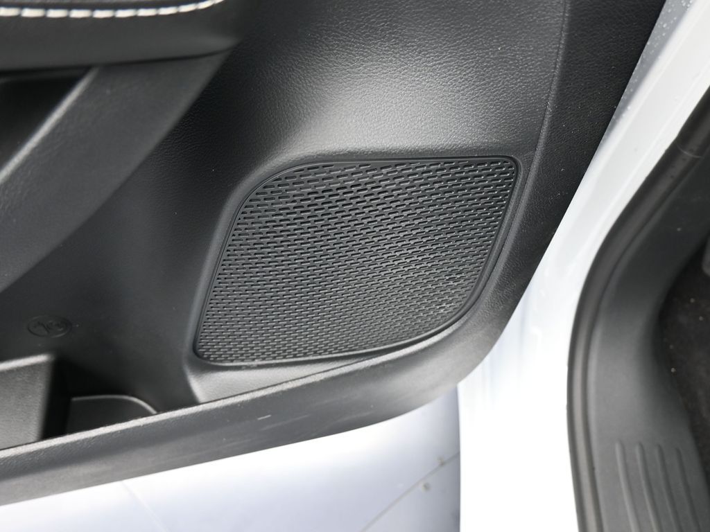 New 2026 Bright White Clearcoat Chrysler Select image 14