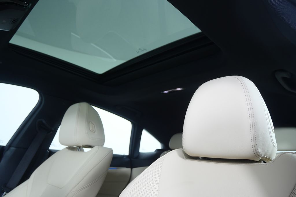 Thumbnail: 2023 BMW i4 - 11