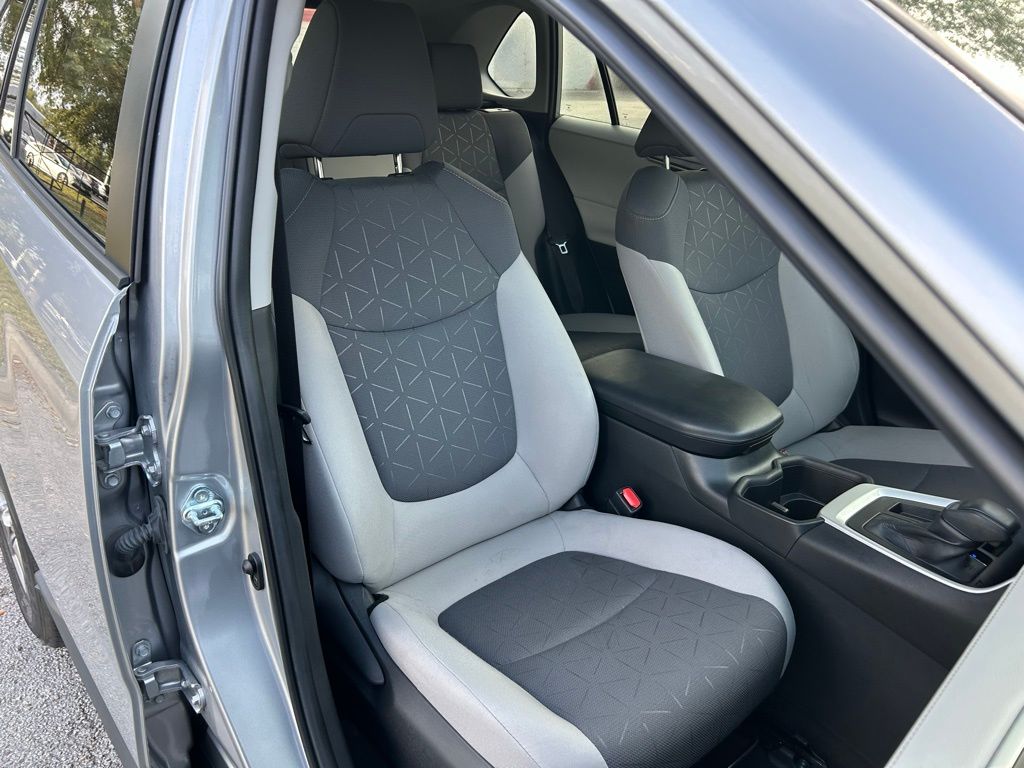 Thumbnail: 2023 Toyota RAV4 - 15