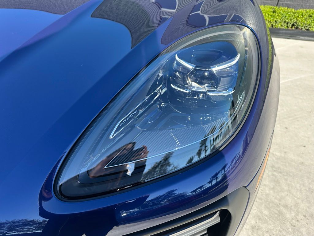 Thumbnail: 2026 Porsche Macan - 25