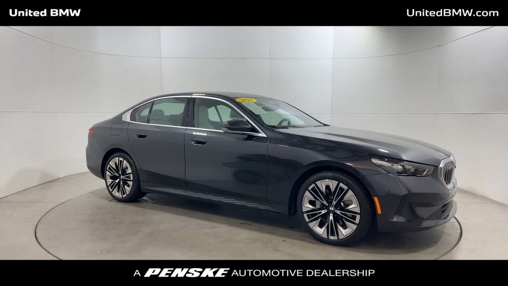 Thumbnail: 2025 BMW 5 Series - 2