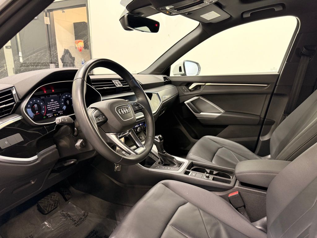 Thumbnail: 2022 Audi Q3 - 11