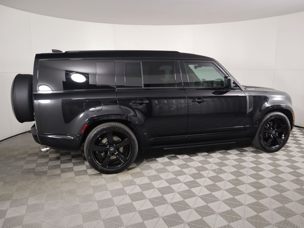 Thumbnail: 2025 Land Rover Defender - 4