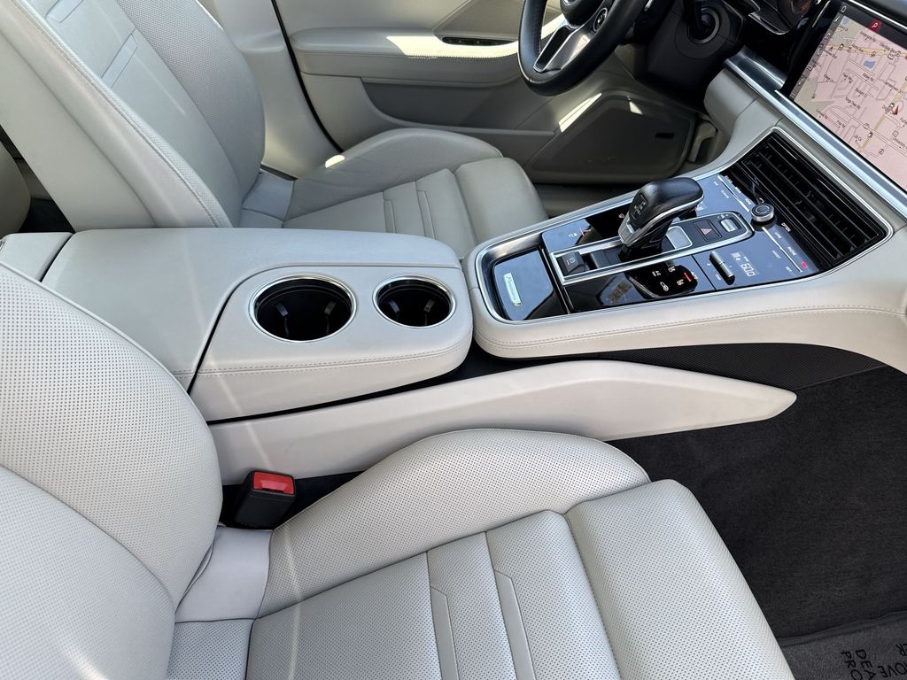 Thumbnail: 2018 Porsche Panamera - 24