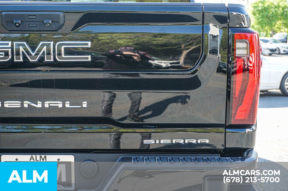 Used 2025 Black GMC Denali image 12