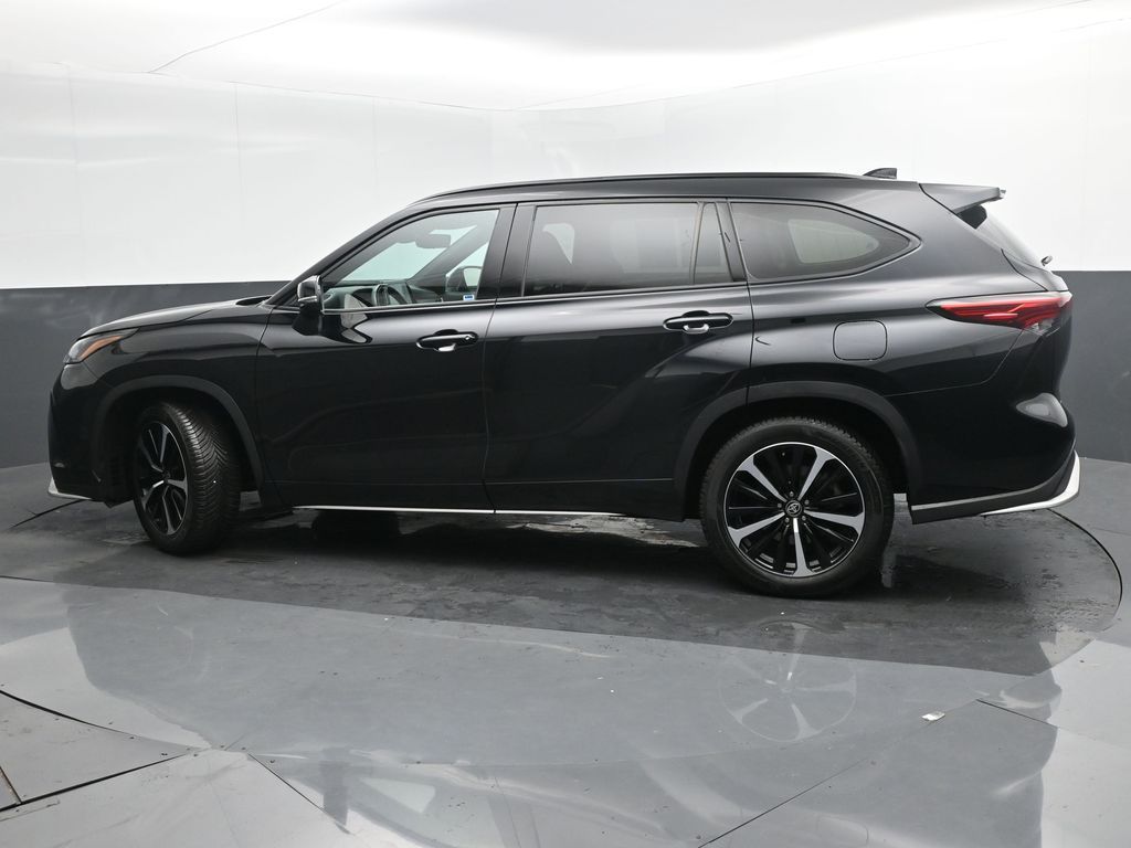2022 Toyota Highlander XSE