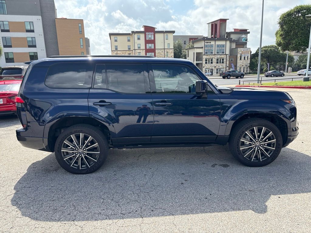 Thumbnail: 2025 Lexus GX - 6