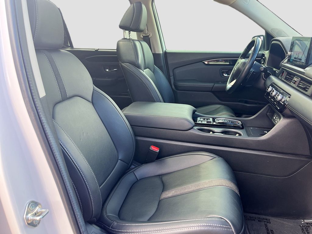Used 2024 White Honda Touring image 31