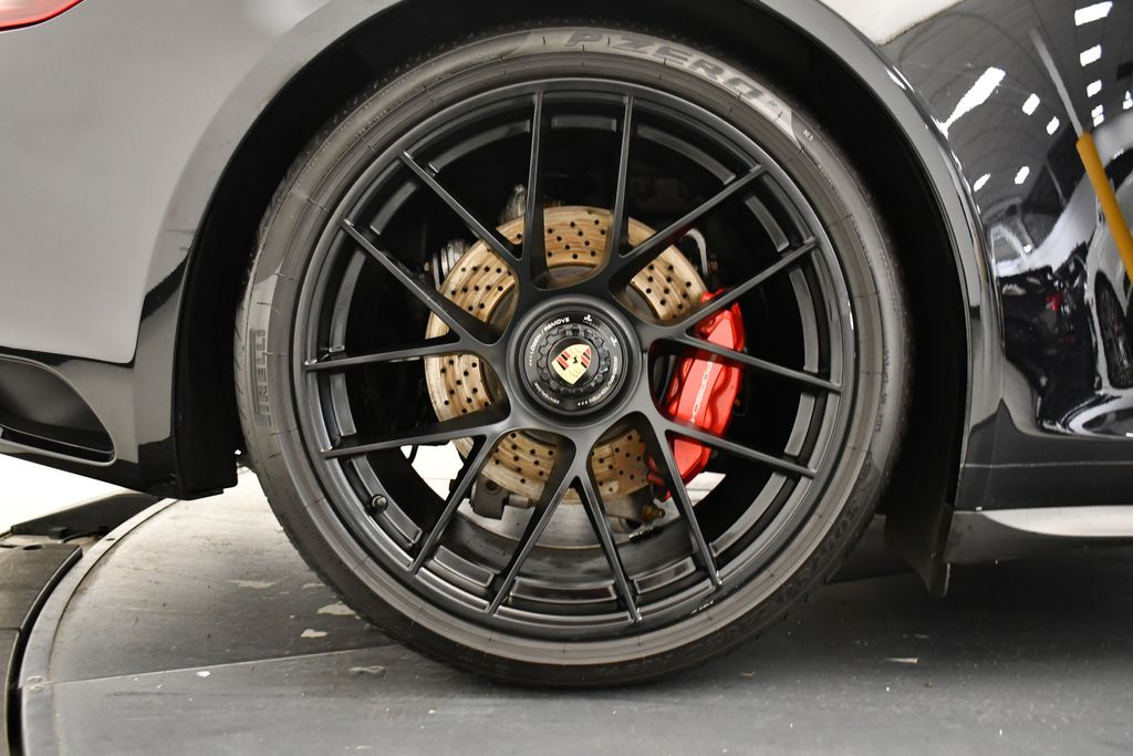 Thumbnail: 2018 Porsche 911 - 26