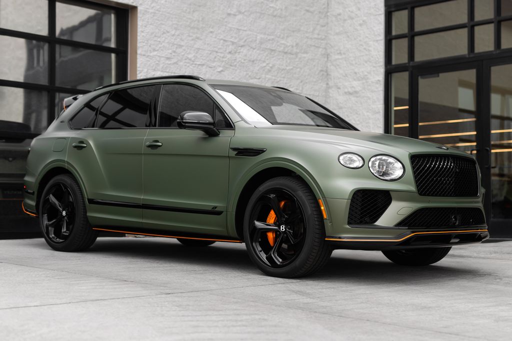 2025 Bentley Bentayga V8 S Black Edition's photo