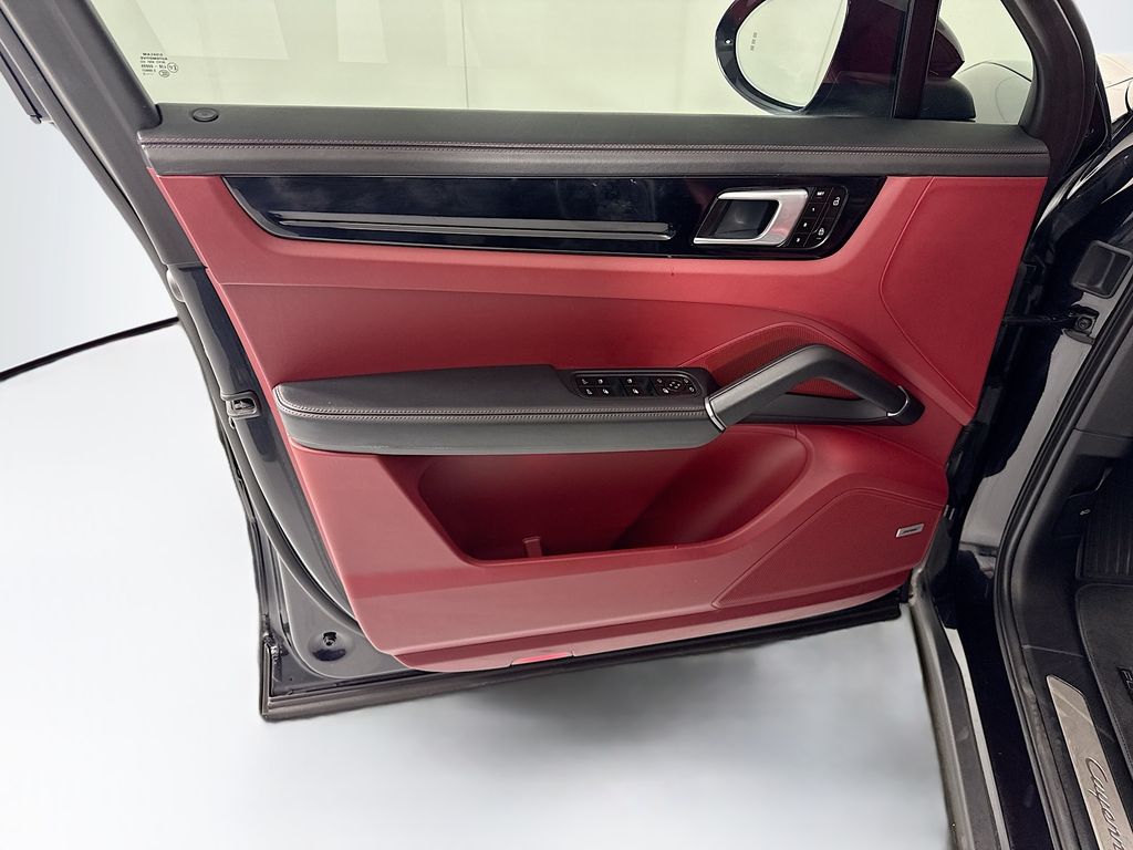 Thumbnail: 2019 Porsche Cayenne - 24