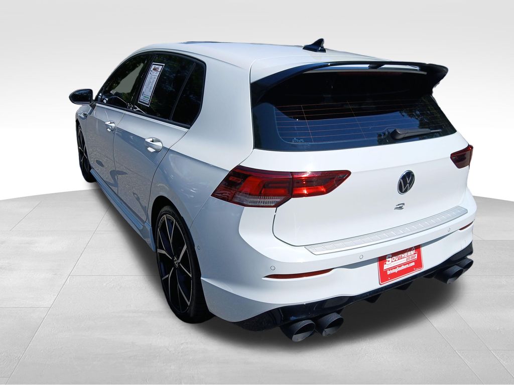 Used 2023  Volkswagen 2.0T image 3