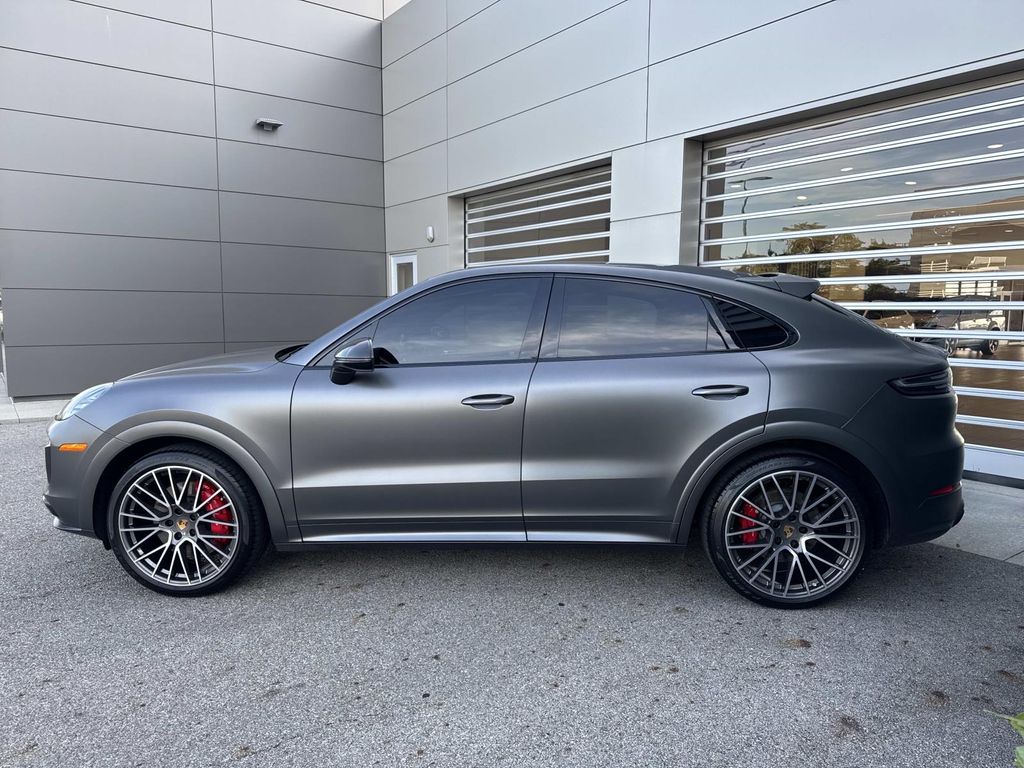 Used 2022  Porsche GTS image 4