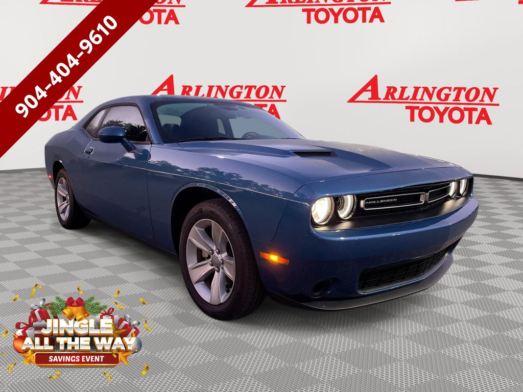 2023 Dodge Challenger SXT's photo
